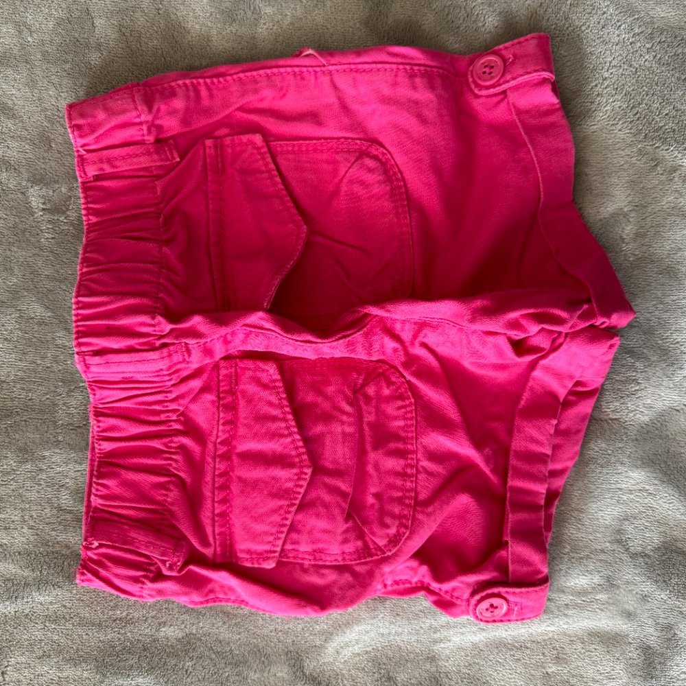Like New Baby Gap Bright Pink Bermuda Toddler Shorts Sz 2T - Picture 3 of 4